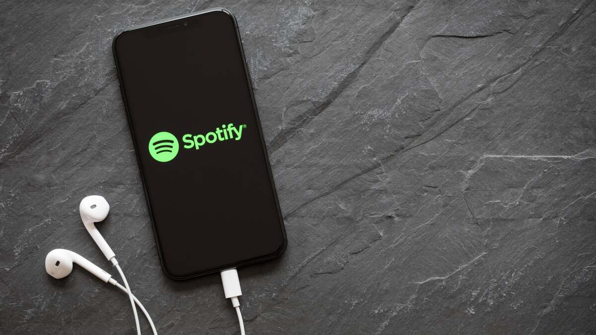 السبب وراء كون عمليات خلط Spotify ليست عشوائية حقًا (وكيفية إصلاحها)