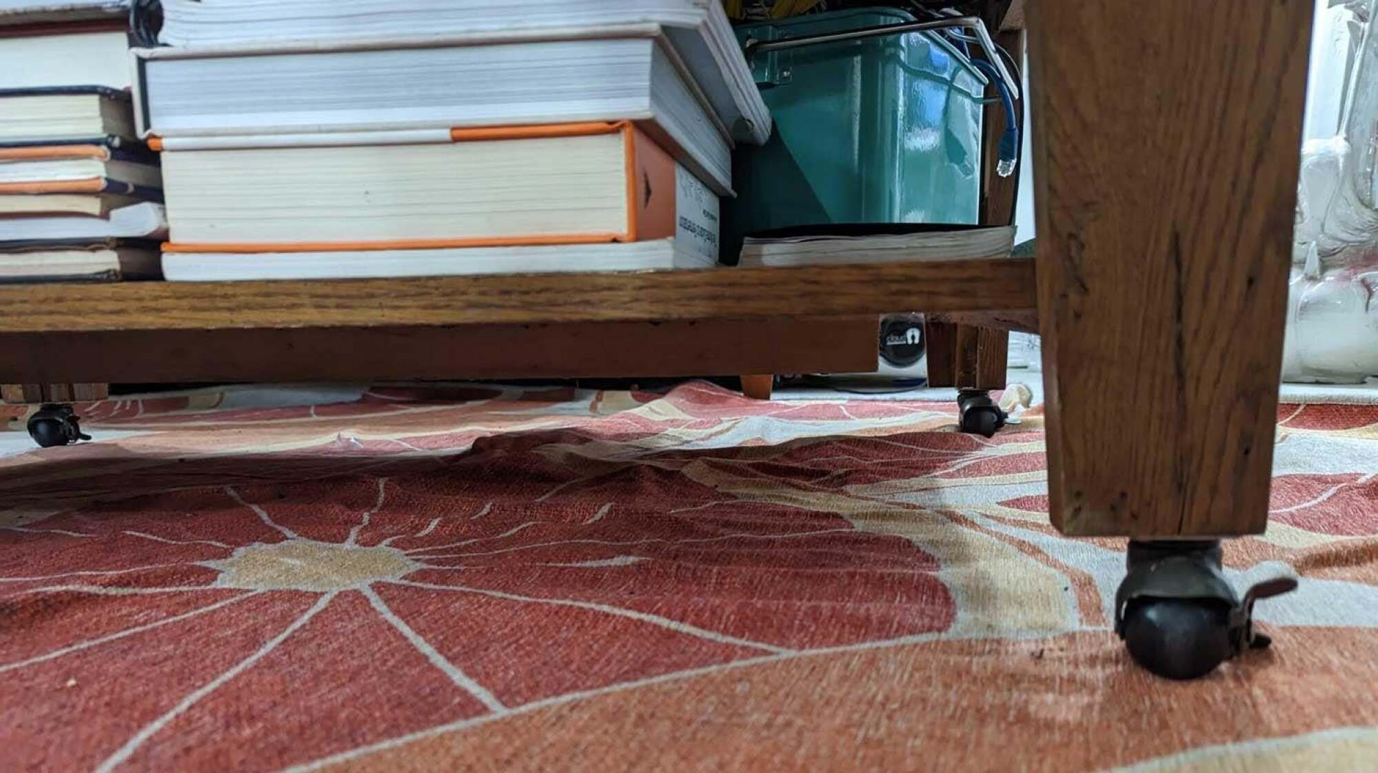 يجب عليك وضع طاولة القهوة الخاصة بك على عجلات
