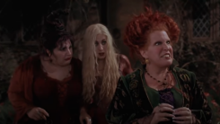 كيفية مشاهدة عرض لم الشمل الخيري “Hocus Pocus” الليلة