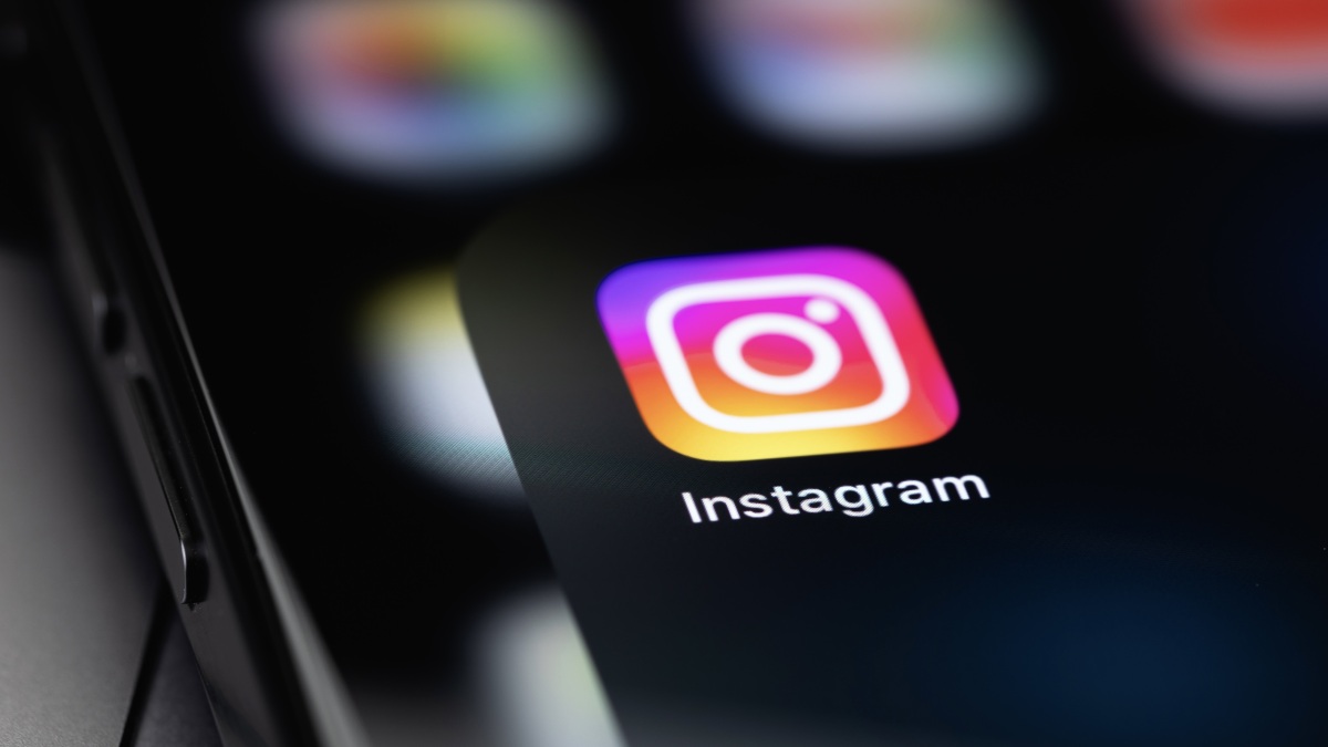 سيبدأ Instagram في إضافة السياسة مرة أخرى إلى خلاصتك (إليك كيفية حظرها)
