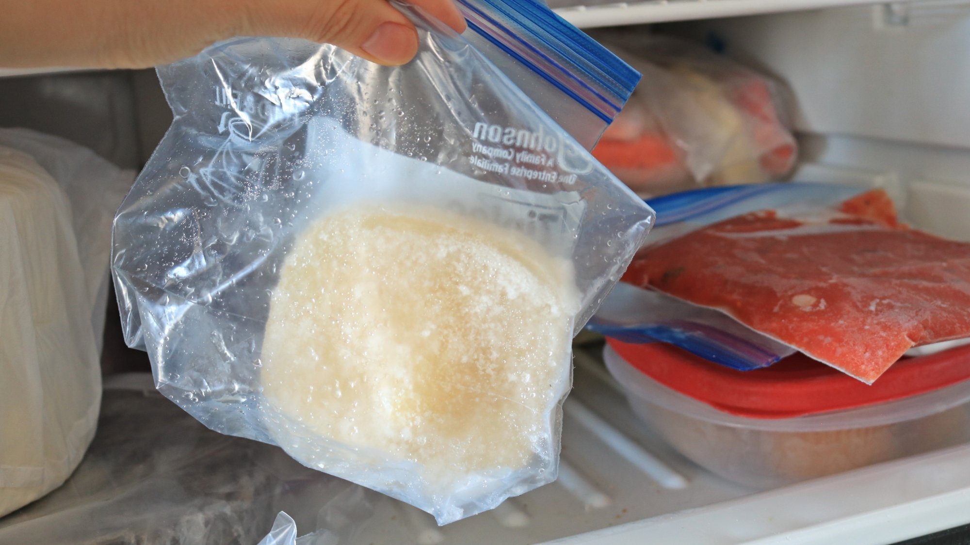 يجب أن تتجمد سائل الحمص