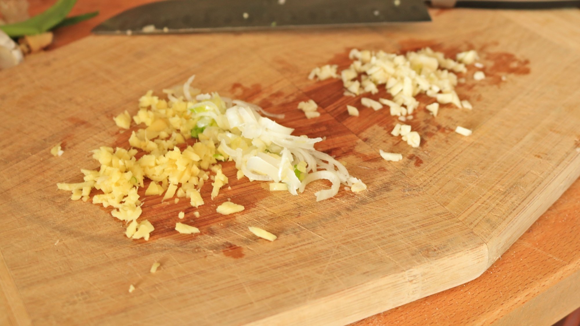 لقد كنت أستخدم صلصة الزيت هذه ، ويحول أي مسار رئيسي